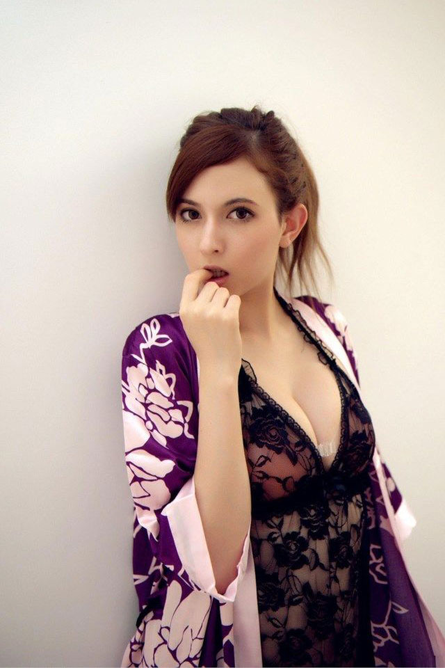 624dbf671f816942d984fa35_5e5fc9445d1160d0d2406b63_rola-misaki-3